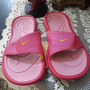 Nike slides